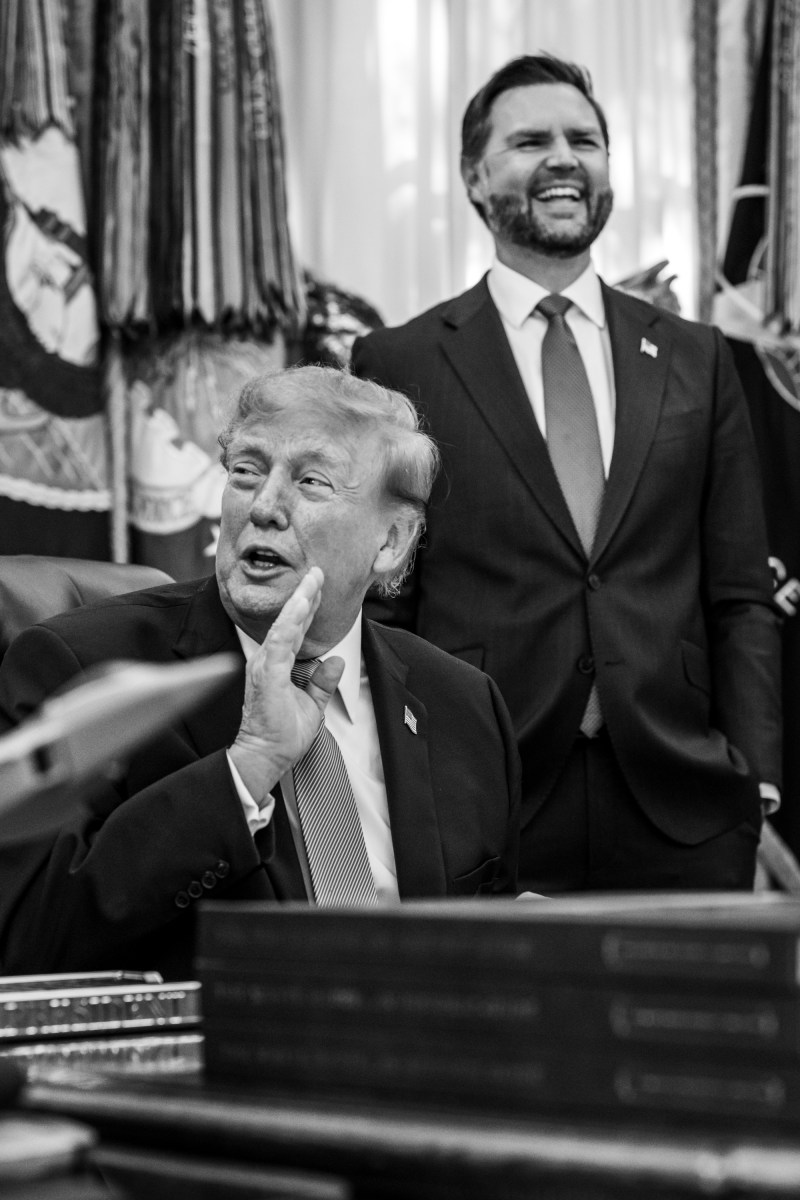 President Donald J. Trump and Vice President JD Vance announce a new $25 million dollar federal Fraud Whistle Blower Incentive Program with the Department of Justice in the Oval Office, Tuesday, October 20, 2026. (Official White House Photo by Joyce N. Boghosian)