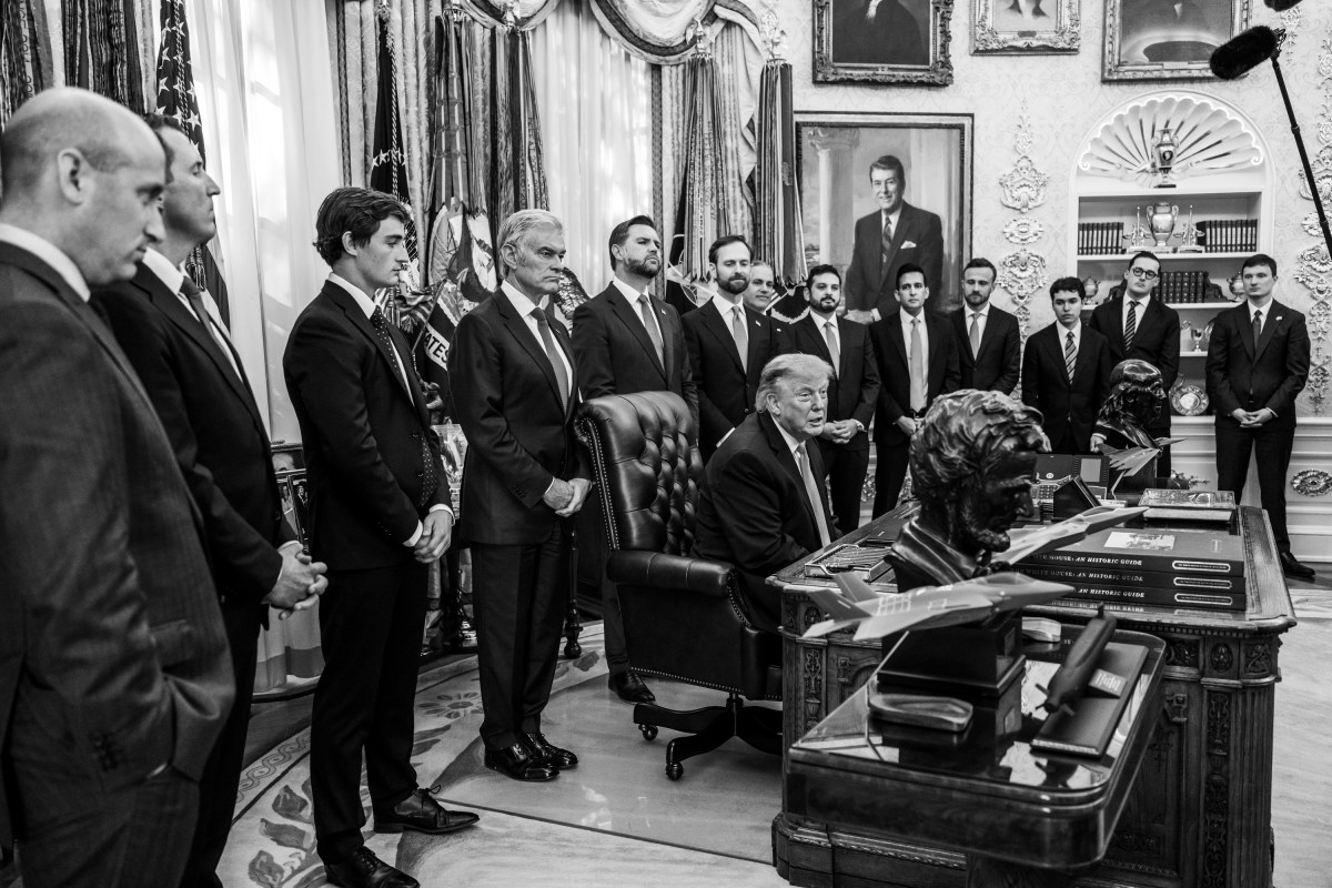 President Donald J. Trump and Vice President JD Vance announce a new $25 million dollar federal Fraud Whistle Blower Incentive Program with the Department of Justice in the Oval Office, Tuesday, October 20, 2026. (Official White House Photo by Joyce N. Boghosian)