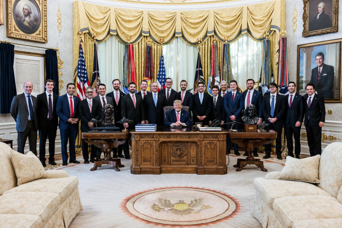 President Donald J. Trump and Vice President JD Vance announce a new $25 million dollar federal Fraud Whistle Blower Incentive Program with the Department of Justice in the Oval Office, Tuesday, October 20, 2026. (Official White House Photo by Joyce N. Boghosian)