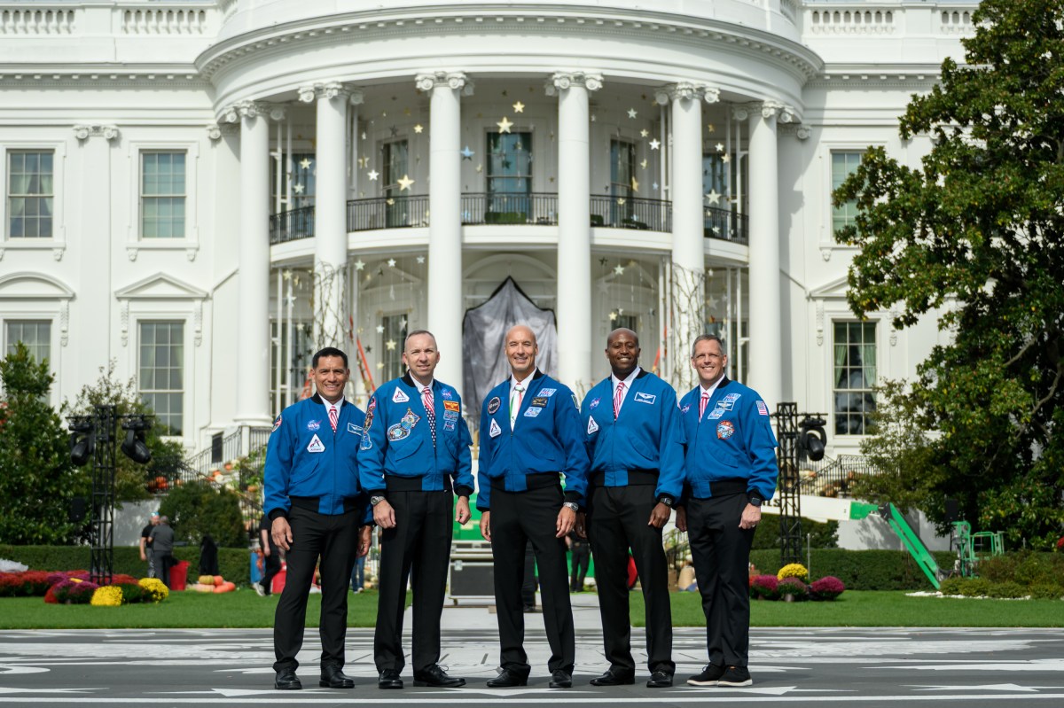 NASA Administrator Jared Isaacman and members of the Artemis III crew (Andre Douglas, Luca Parmitano, Randy Bresnik and Frank Rubio) pose for photos on the helipad on the South Lawn of the White House, Wednesday, October 28, 2026. (Official White House Photo by Molly Riley)