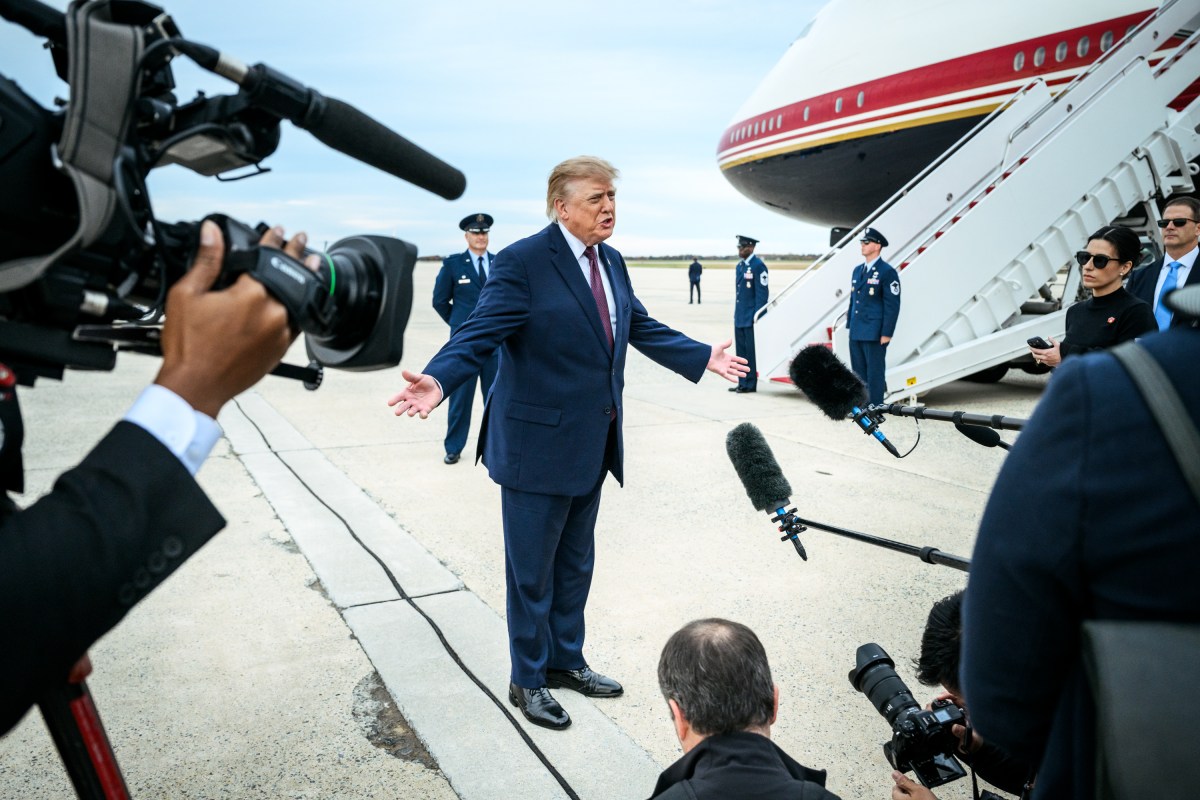 President Donald J. Trump boards Air Force One at Joint Base Andrews, Maryland on Wednesday, October 28, 2026, for a campaign trip to Chillicothe, Ohio. (Official White House Photo by Patrick Witty)