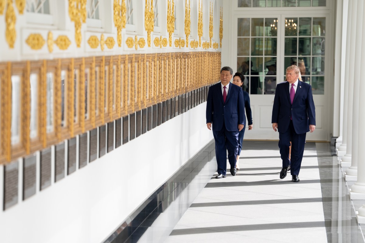 A military review and a performance by the Army Fife and Drum Corps take place in the White House Rose Garden during a State Arrival ceremony for President Xi Jinping of China and First Lady Peng Liyuan, Thursday, September 24, 2026. (Official White House Photo by Emily J. Higgins)