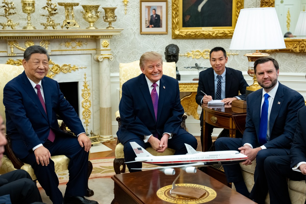 Vice President JD Vance participates in a bilateral meeting with President Donald J. Trump and President Xi Jinping of China in the Oval Office, Thursday, September 24, 2026. (Official White House Photo by Emily J. Higgins)